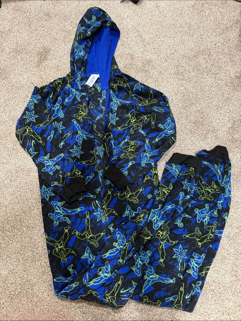 The Children's Place Boys Blue & Black Ninja Graphic Hooded Pajama Set